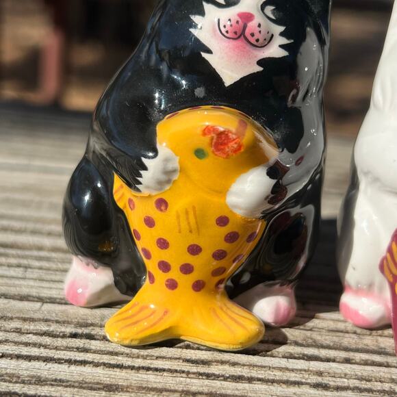 Vintage Clay Art Cat Salt & Pepper Shakers | 80s Whimsical Ceramic Kitchen Decor - Picture 13 of 16
